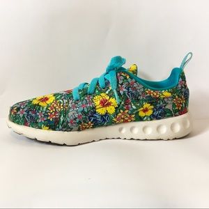 Puma Women’s Carson Floral Runner Size 8